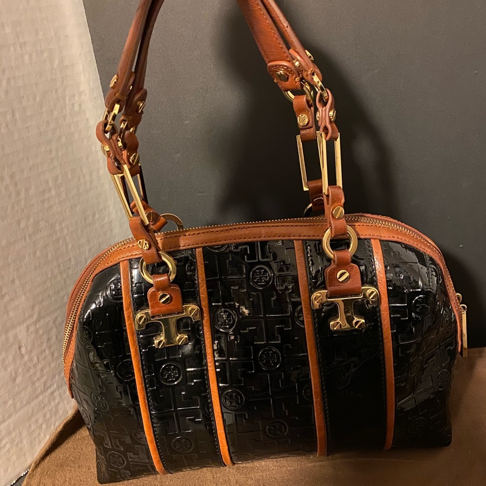 Tory Burch shoulder logo bag